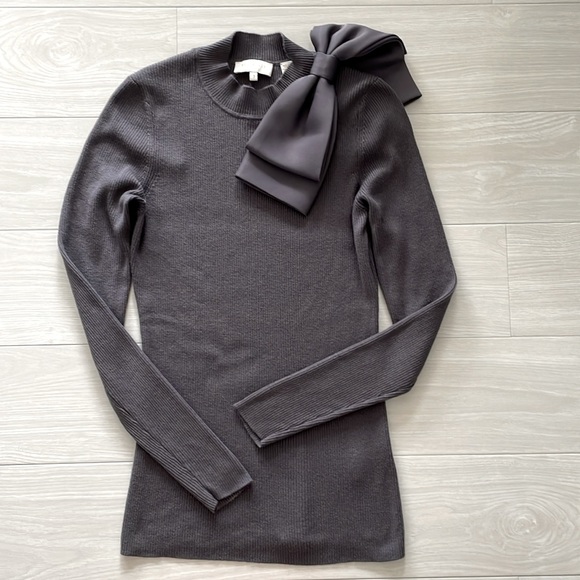 Ted Baker London Grey Cashmere Blend Knit Top w/ Shoulder Bow - Picture 2 of 13